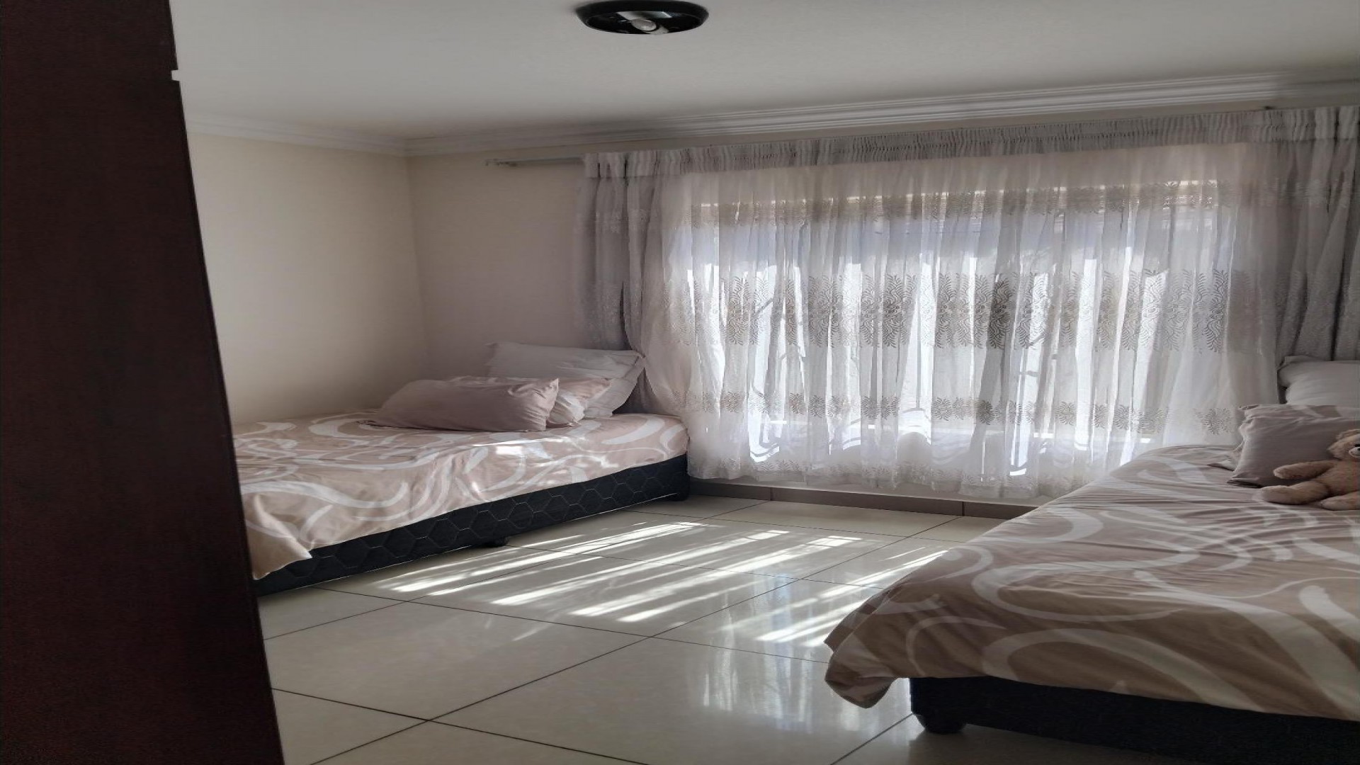 Bed Room 1 of property in Lotus Gardens