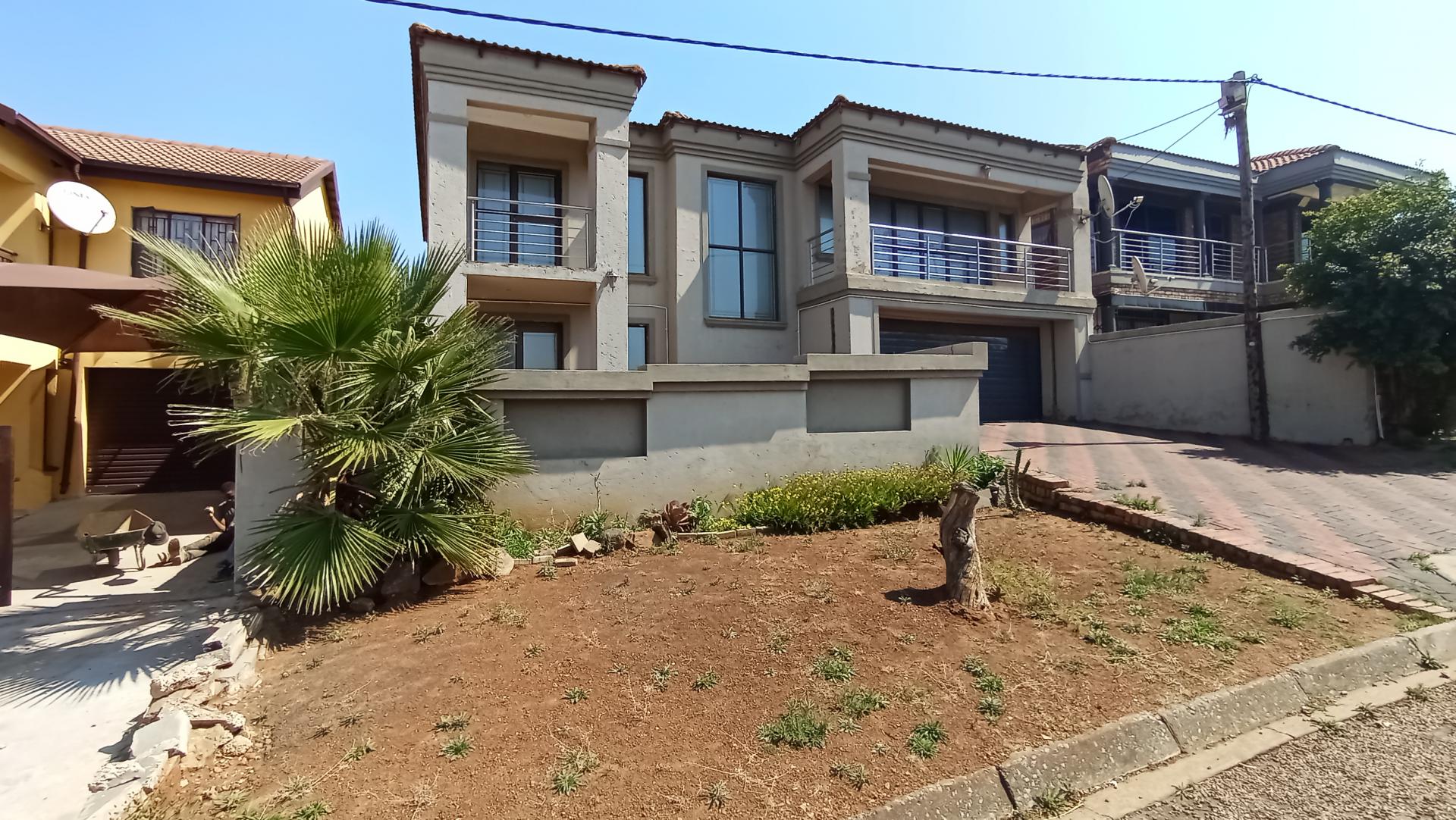 Front View of property in Lotus Gardens