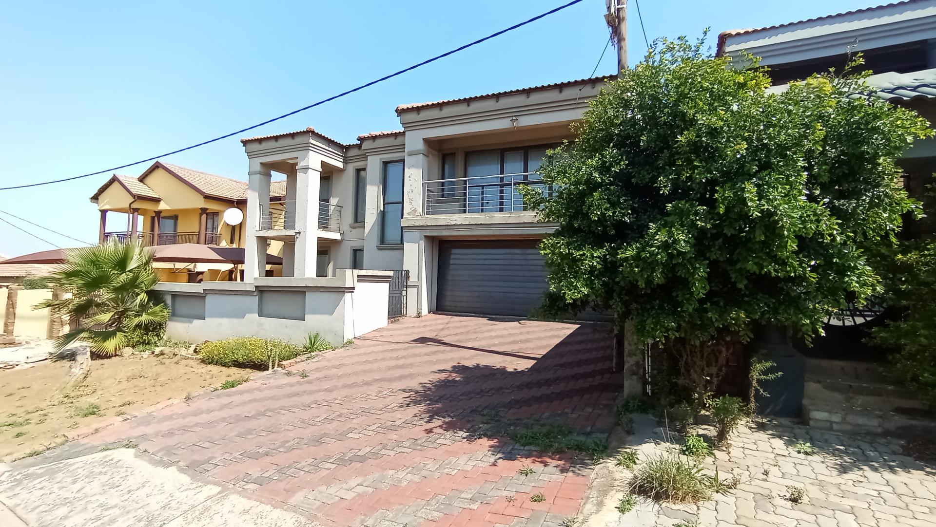 Front View of property in Lotus Gardens