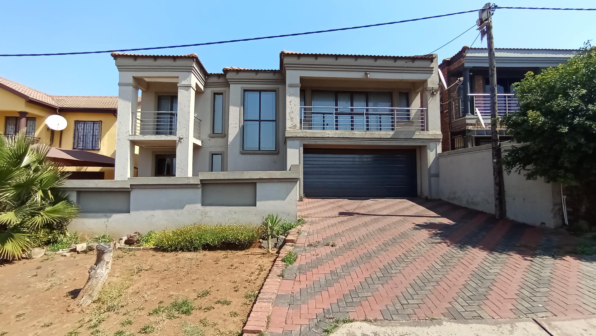 Front View of property in Lotus Gardens
