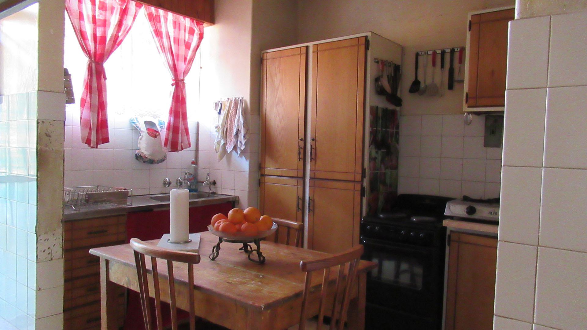 Kitchen - 11 square meters of property in Vanderbijlpark