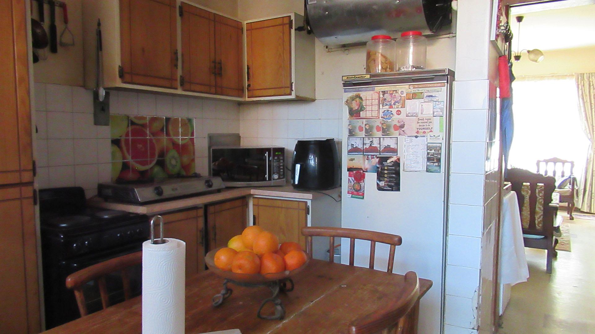 Kitchen - 11 square meters of property in Vanderbijlpark