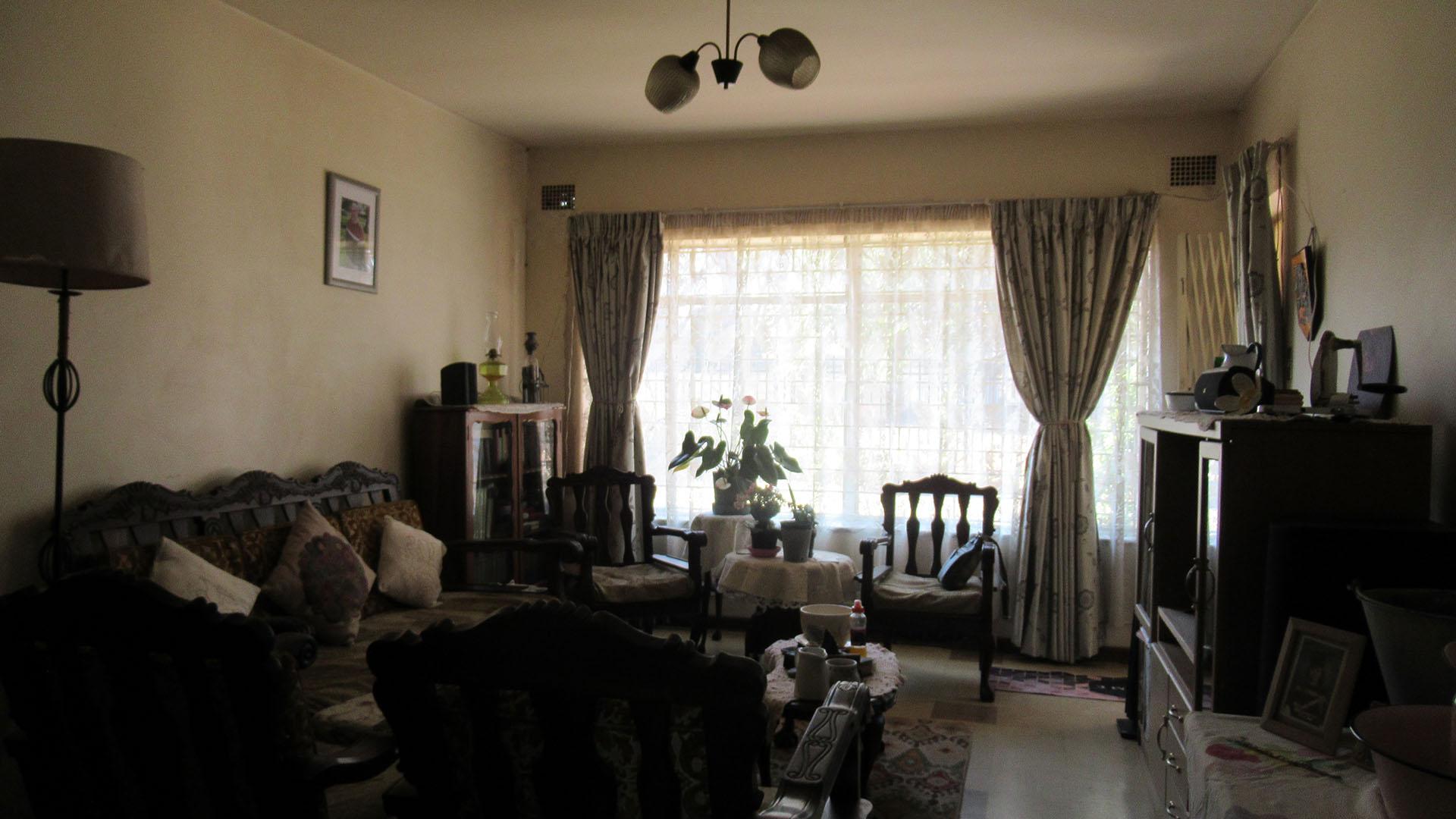 Lounges - 23 square meters of property in Vanderbijlpark