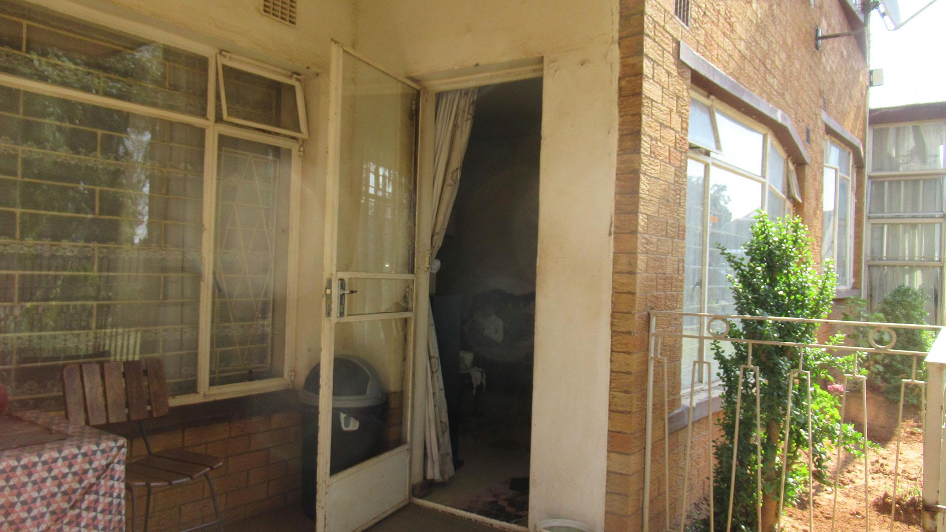 Patio - 10 square meters of property in Vanderbijlpark