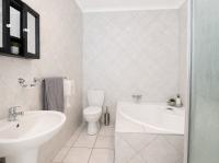  of property in Azaleapark