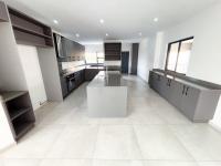  of property in Glenvista