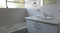 Main Bathroom - 5 square meters of property in Helderkruin