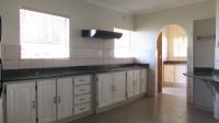 Kitchen - 21 square meters of property in Helderkruin