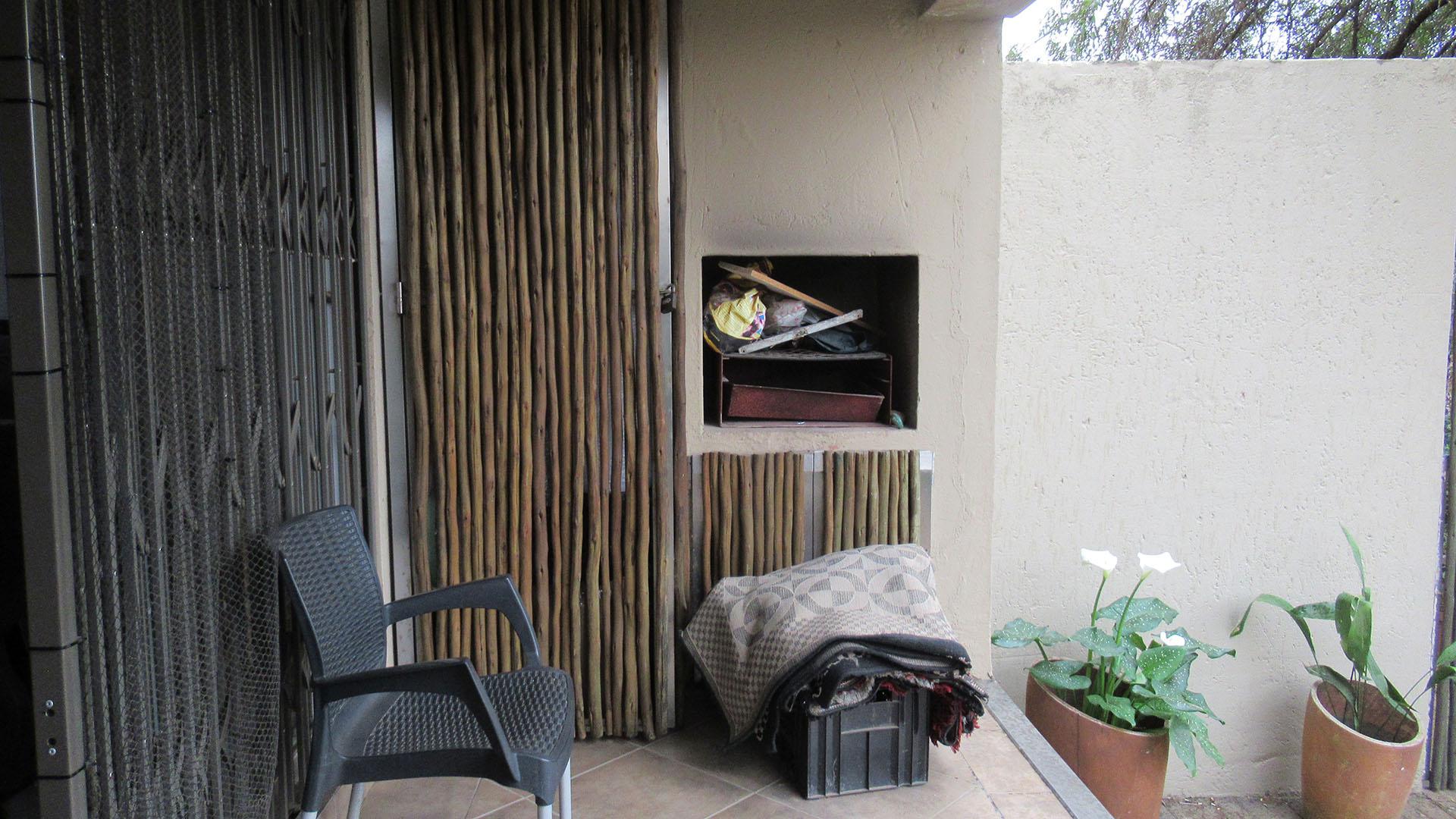 Patio - 10 square meters of property in Northgate (JHB)