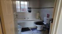 Bathroom 2 of property in Northgate (JHB)
