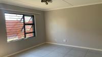 Bed Room 1 of property in Louwlardia