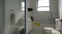 Bathroom 1 - 6 square meters of property in Barbeque Downs