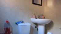 Bathroom 1 - 4 square meters of property in Amorosa