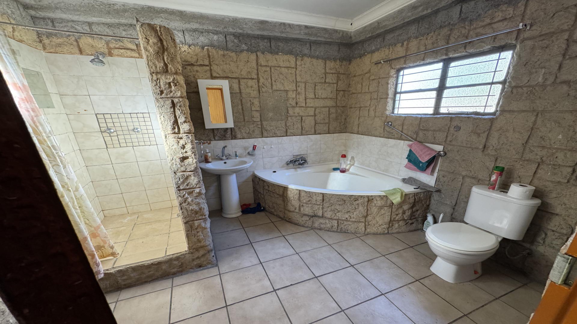 Bathroom 3+ of property in Polokwane