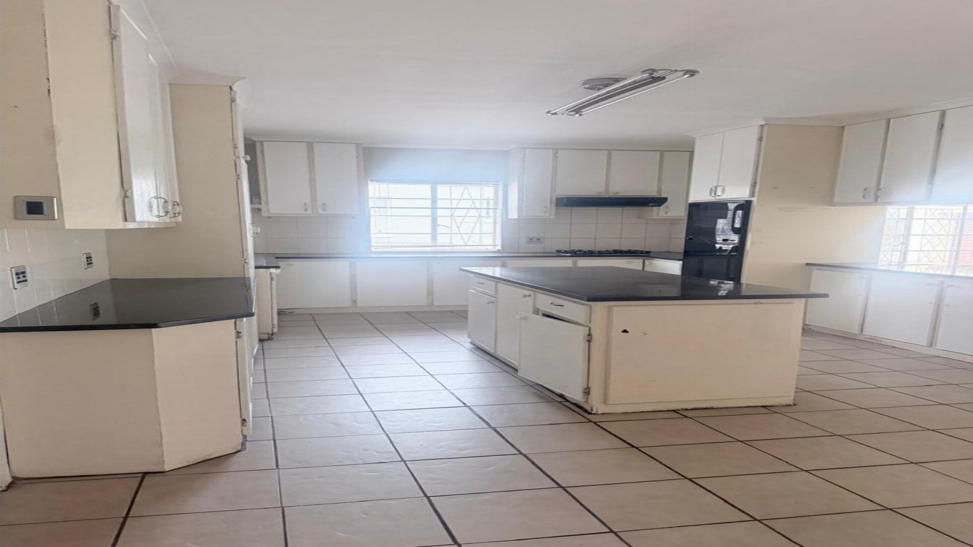 Kitchen of property in Queenstown
