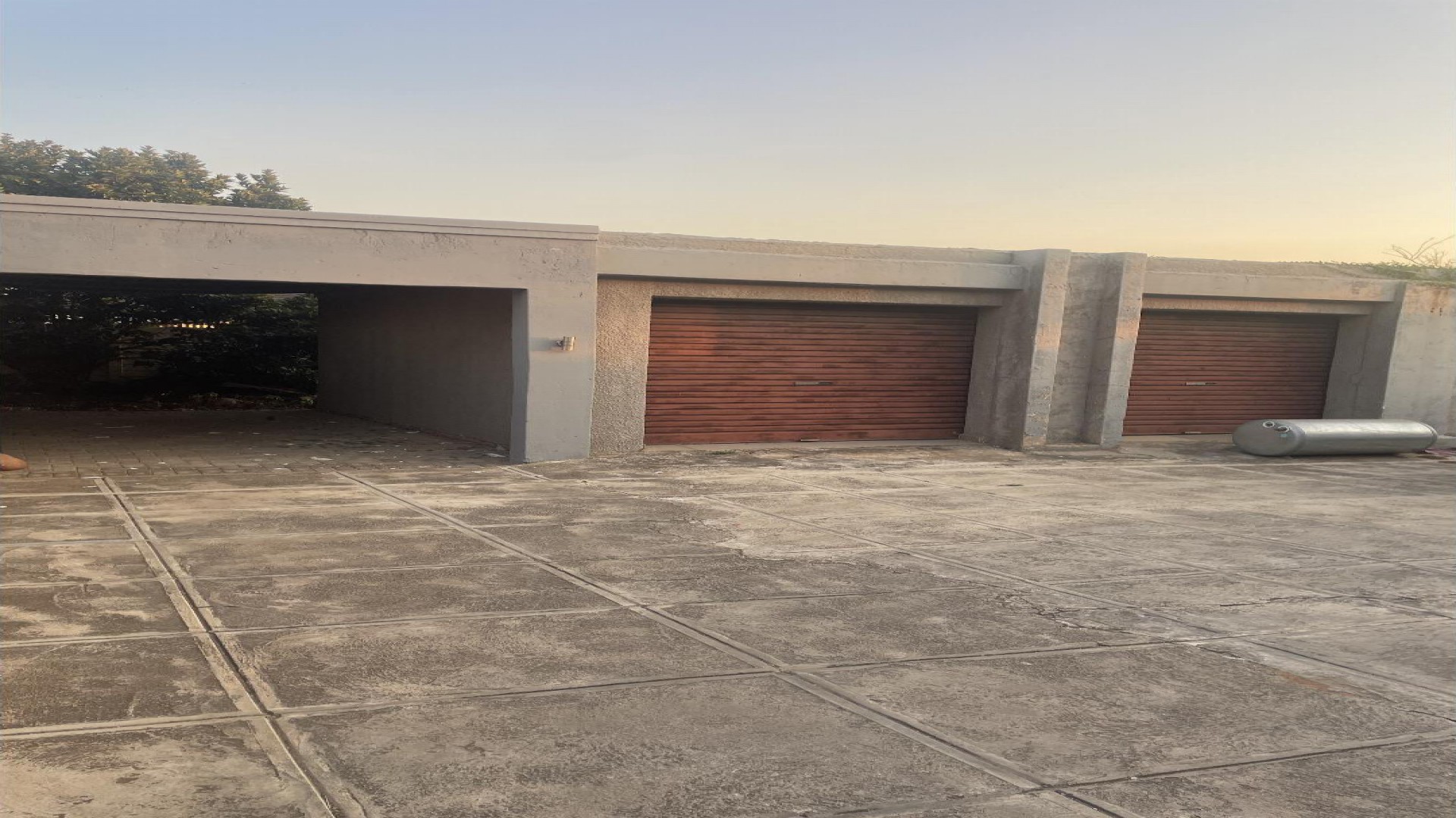 Garage of property in Roodebult