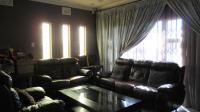 Lounges - 18 square meters of property in Roodebult