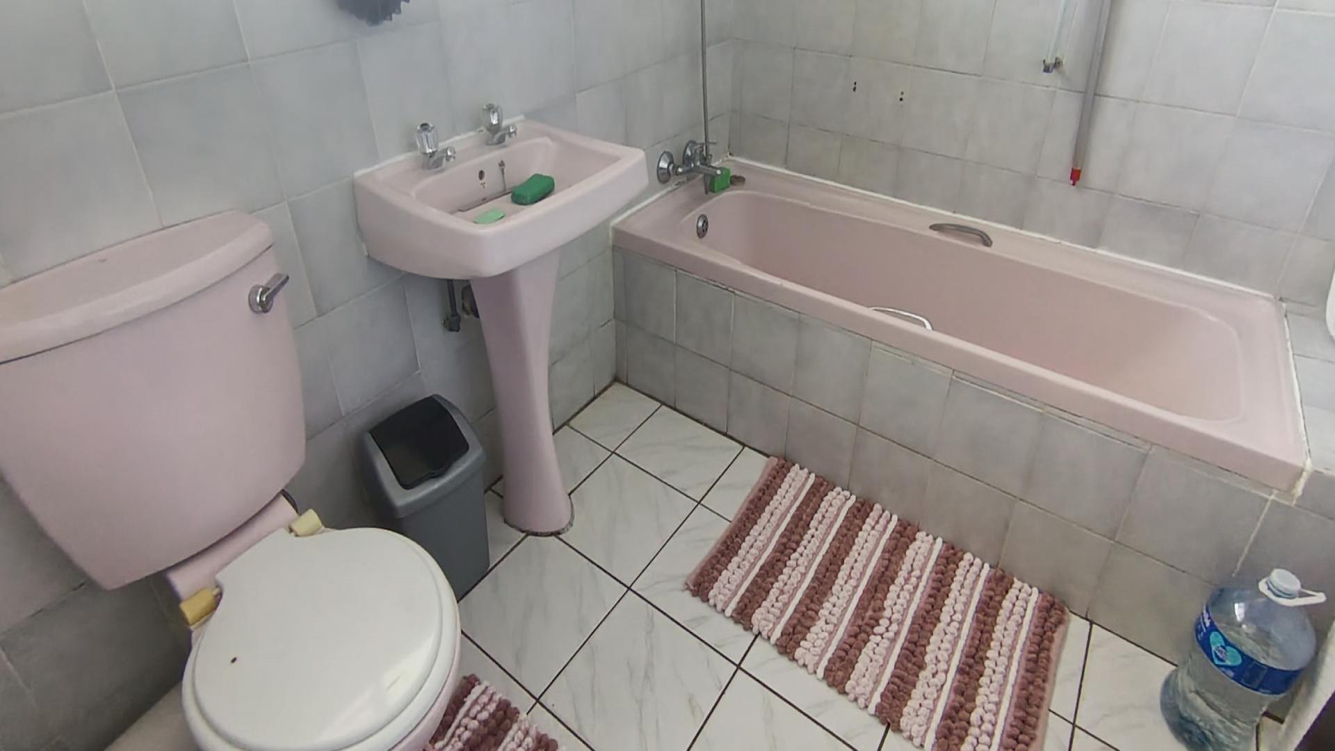 Bathroom 1 of property in Margate