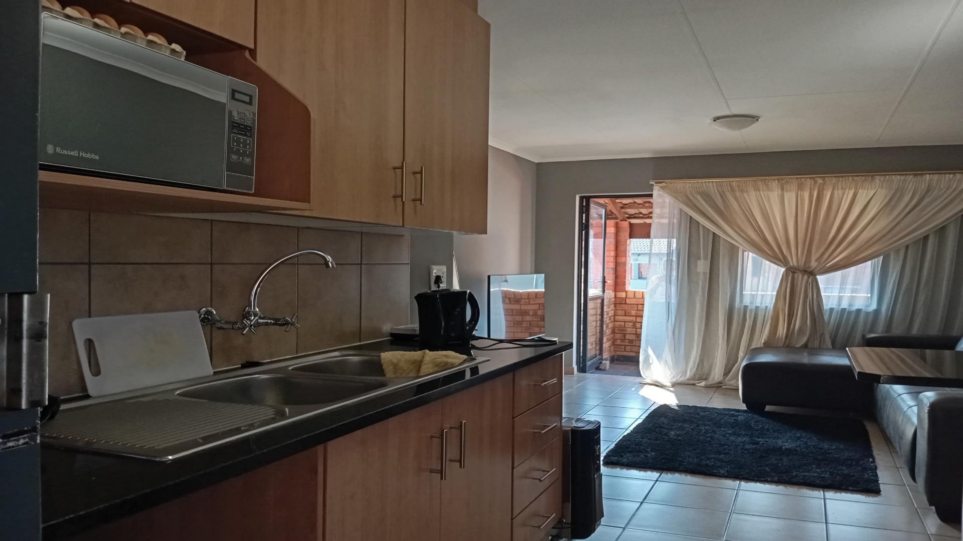 Kitchen of property in Alveda