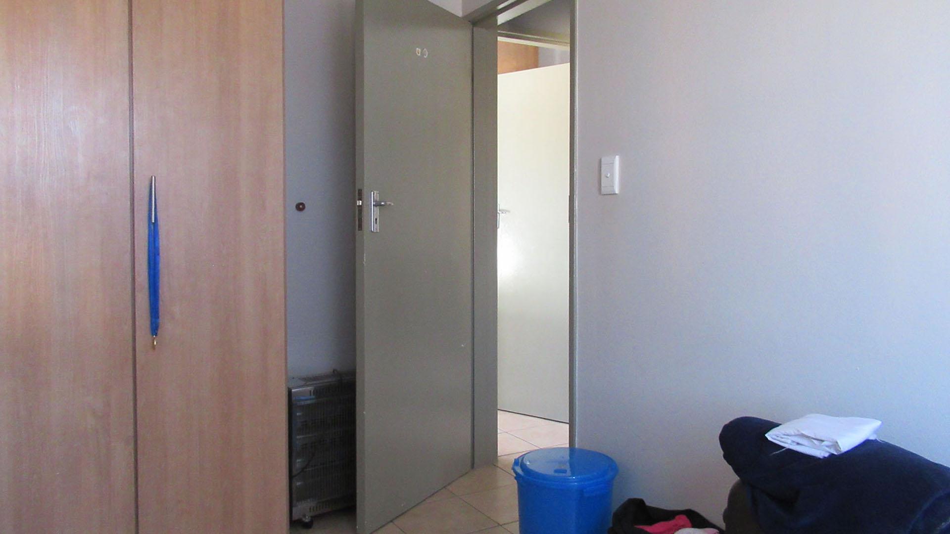 Bed Room 2 - 9 square meters of property in Alveda