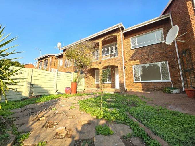 3 Bedroom Simplex for Sale For Sale in Haddon - MR717753