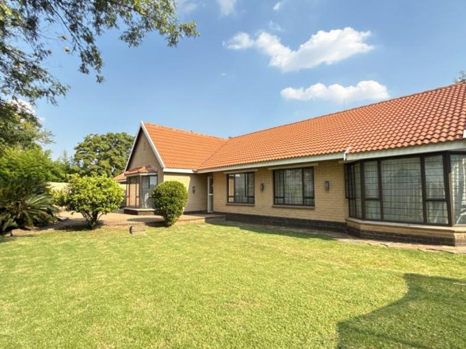 4 Bedroom House for Sale For Sale in Brackenhurst - MR717763