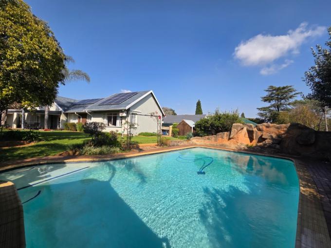 3 Bedroom House for Sale For Sale in Brackendowns - MR717773