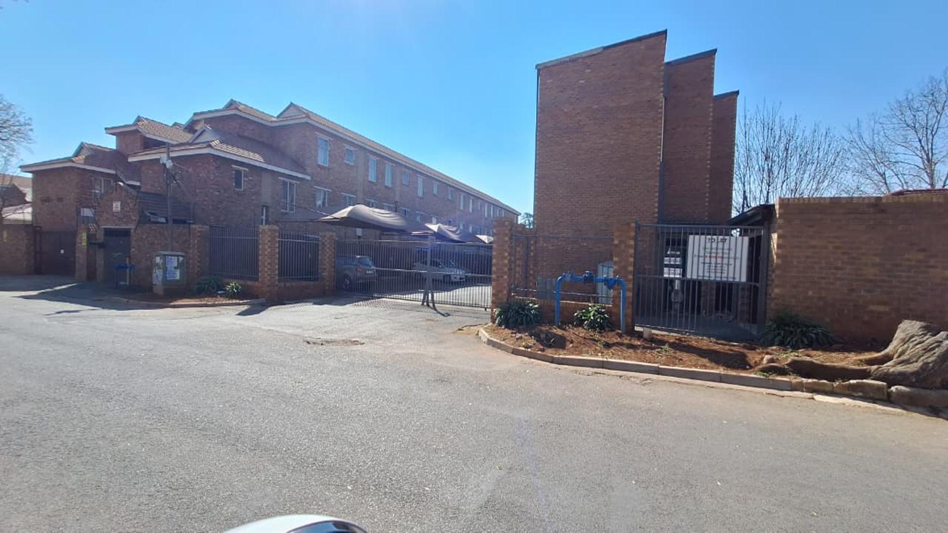 Front View of property in Kempton Park