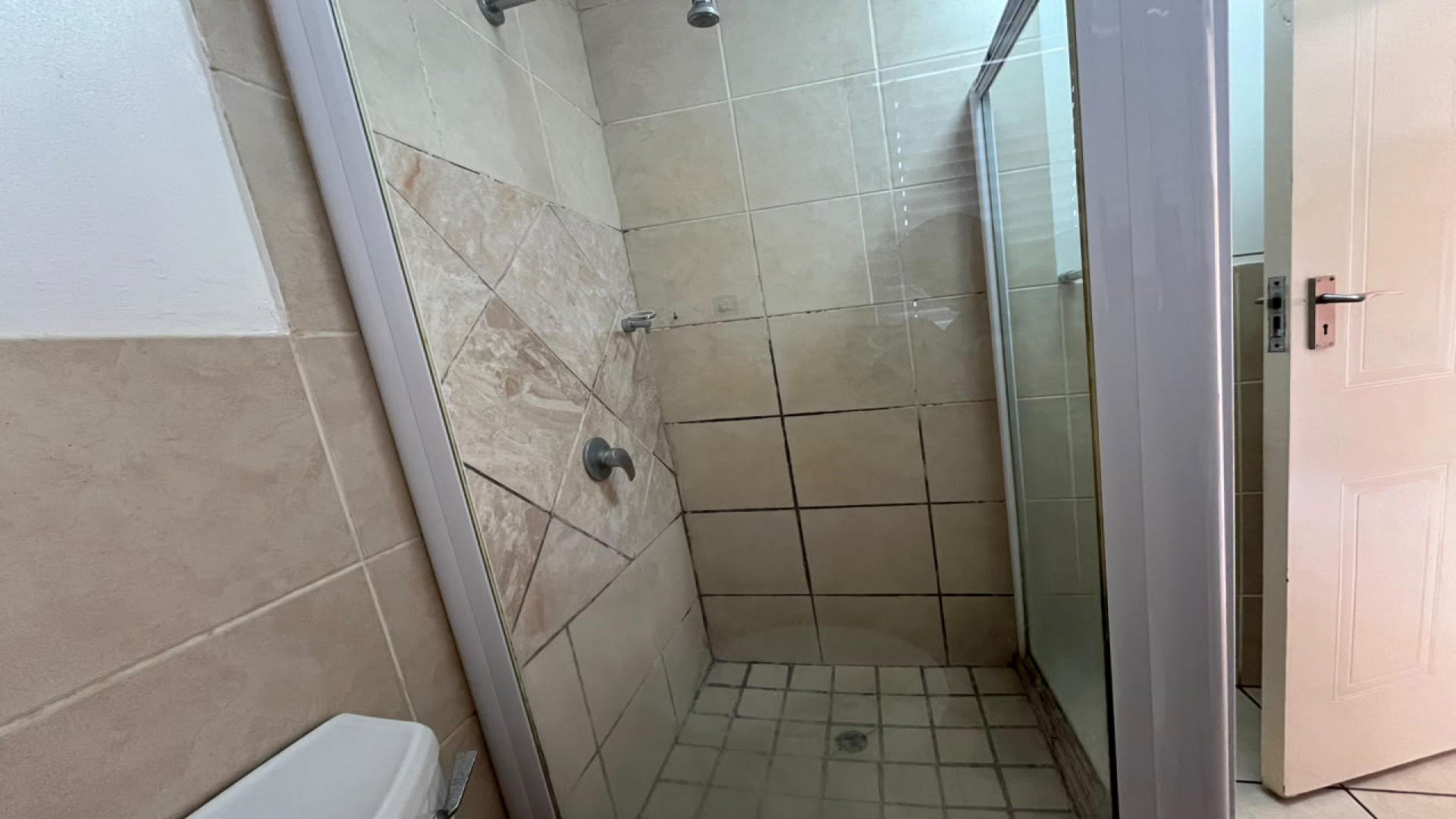 Bathroom 2 of property in Flamwood
