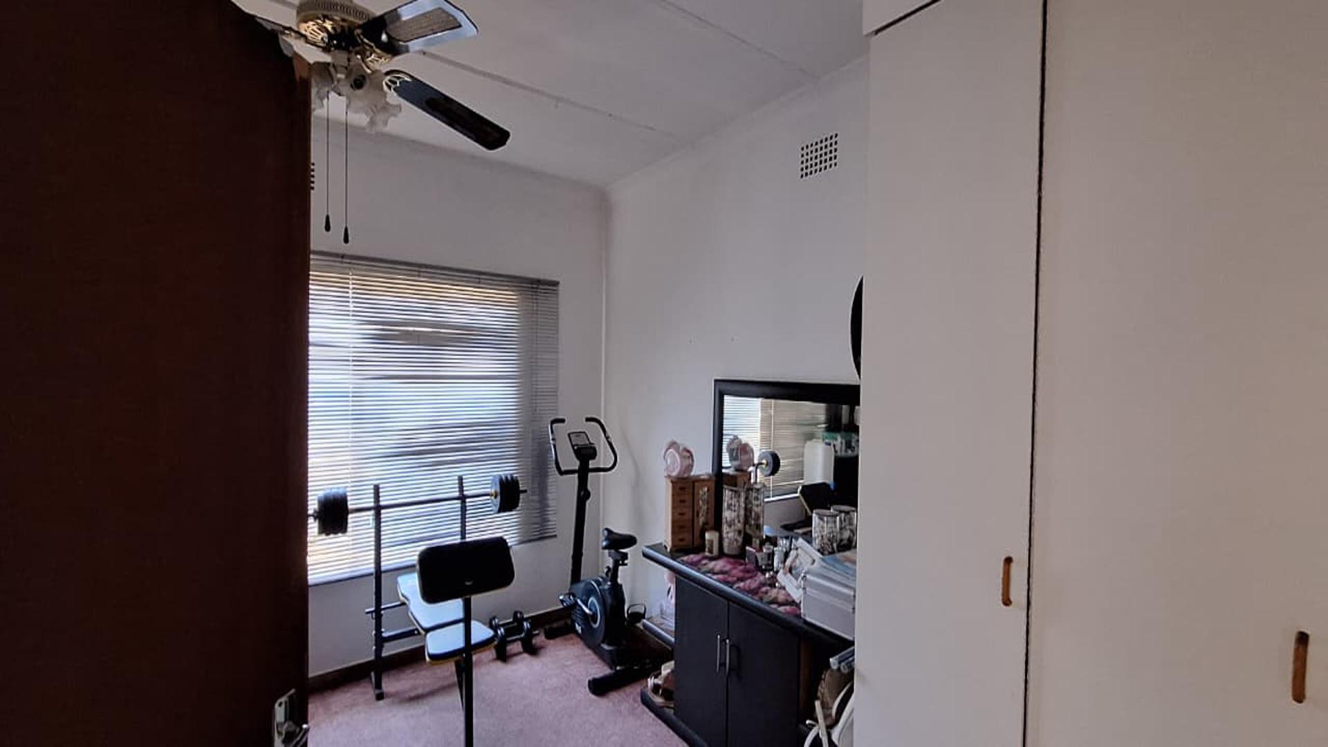 Bed Room 3 - 17 square meters of property in Duncanville