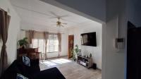Lounges - 24 square meters of property in Duncanville