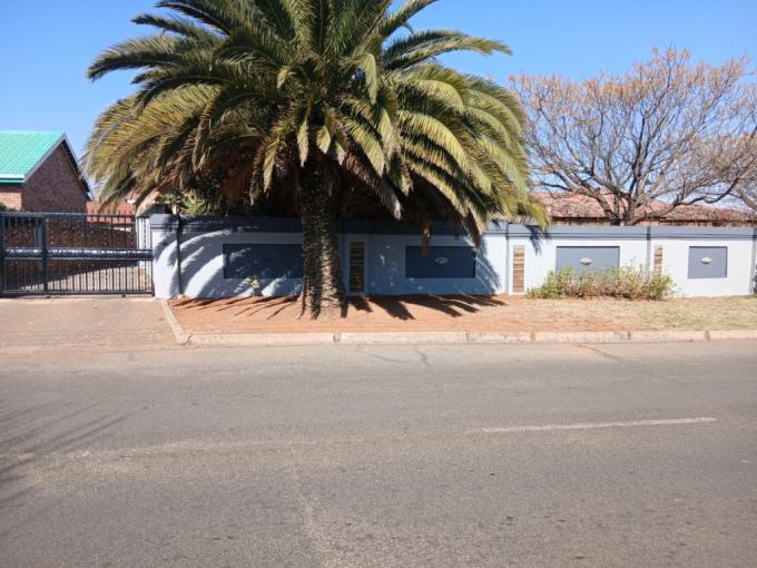 3 Bedroom House for Sale For Sale in Germiston - MR717879
