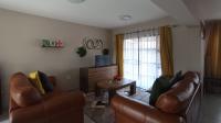 Lounges - 21 square meters of property in Soshanguve East