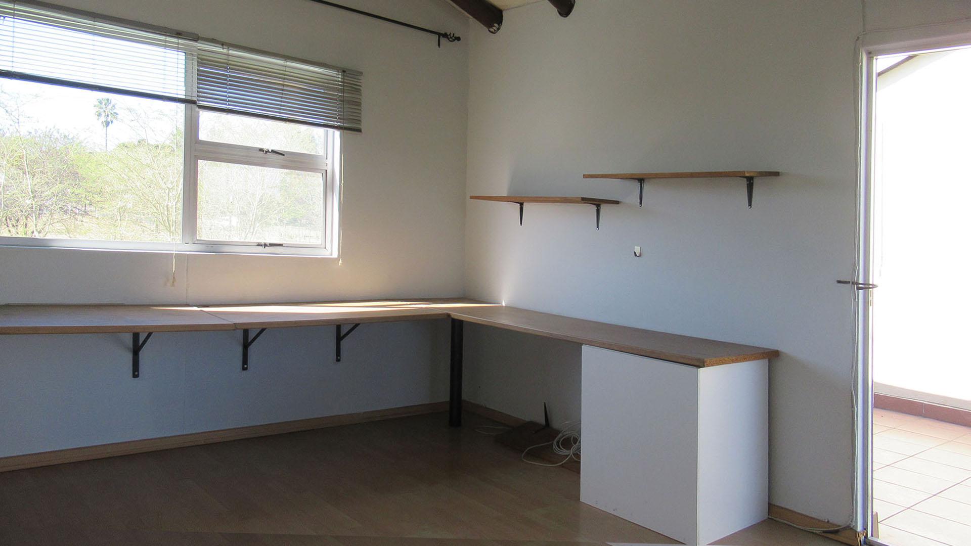 Study - 17 square meters of property in Noordhang