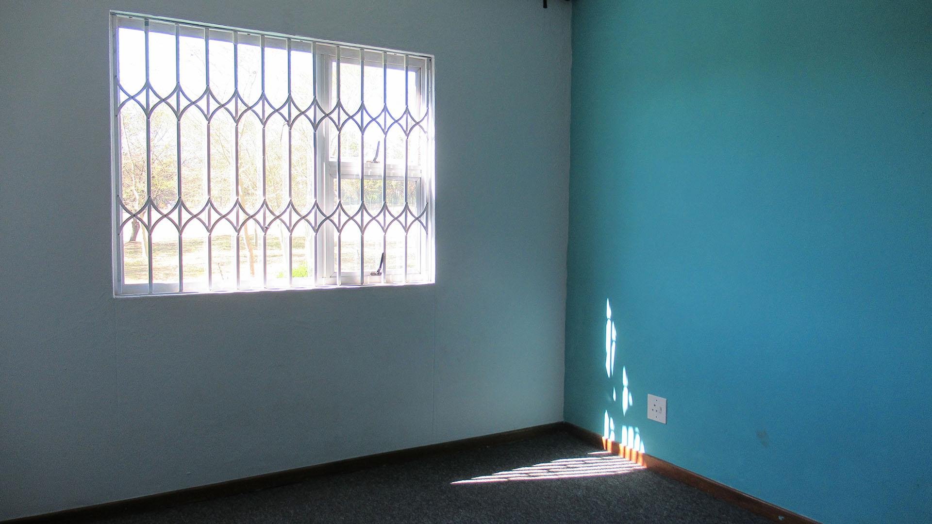 Bed Room 1 - 12 square meters of property in Noordhang