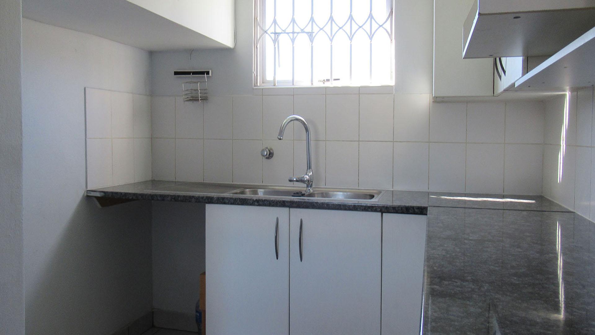 Kitchen - 13 square meters of property in Noordhang