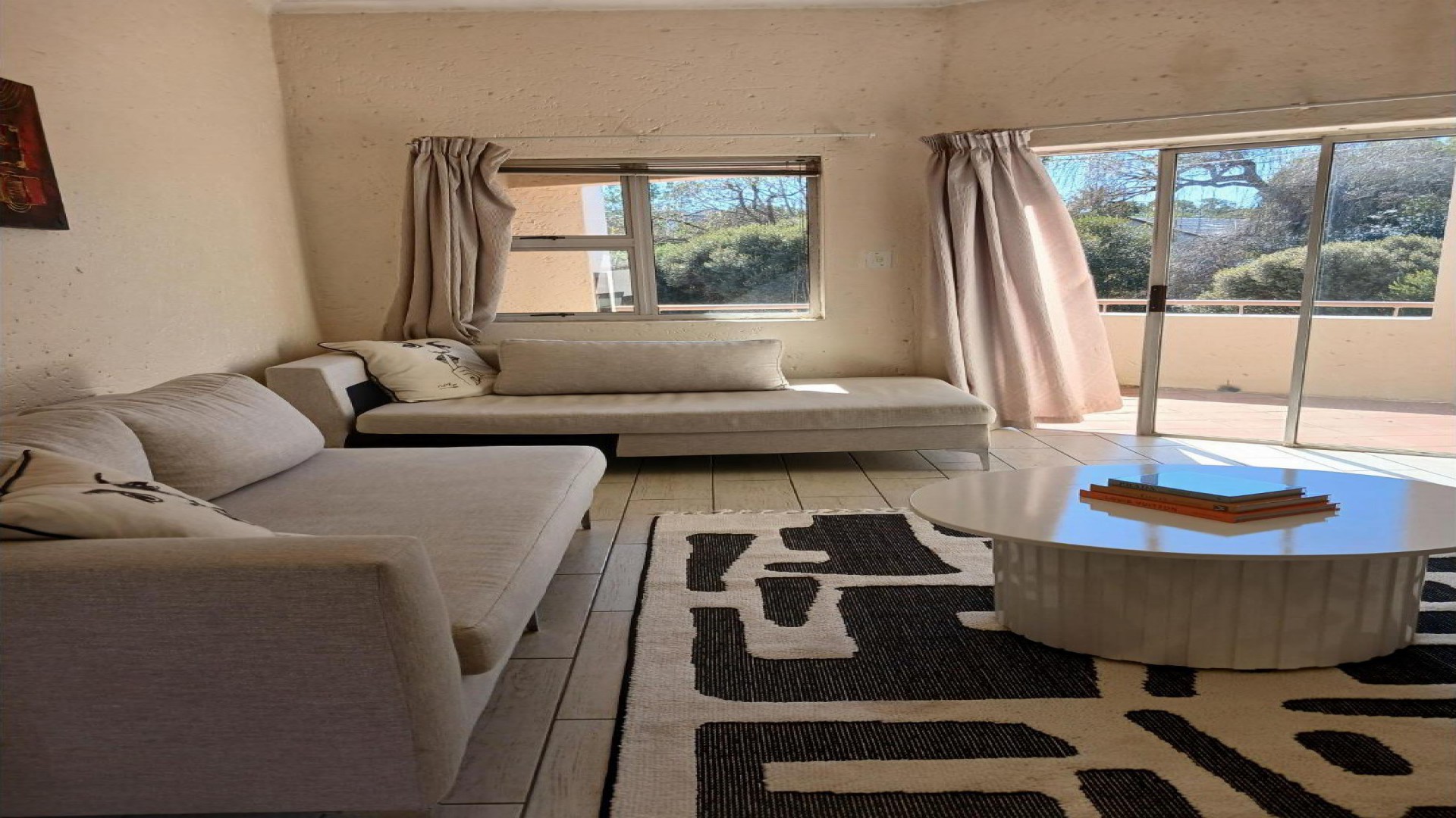 Lounges of property in Bedfordview