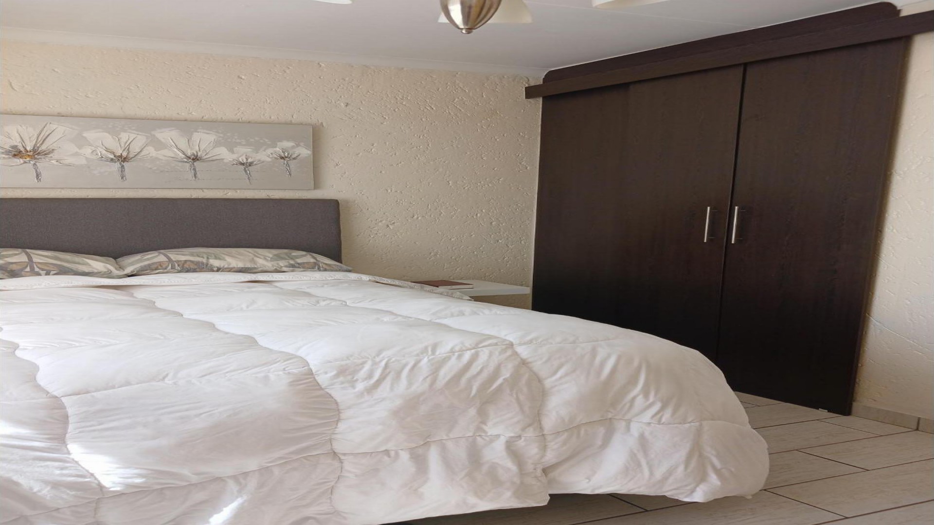 Bed Room 1 of property in Bedfordview
