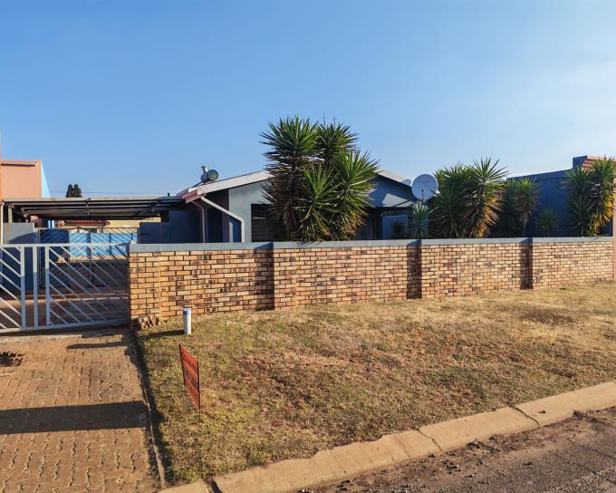 3 Bedroom House for Sale For Sale in Lenasia - MR717957