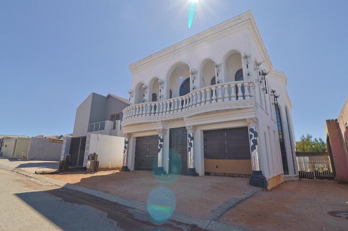 5 Bedroom House for Sale For Sale in Ormonde - MR717959