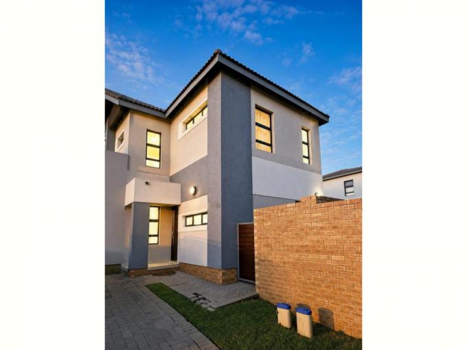 3 Bedroom Freehold Residence for Sale For Sale in Thatchfield - MR717979