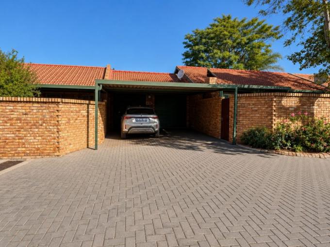 2 Bedroom Simplex for Sale For Sale in Highveld - MR717991