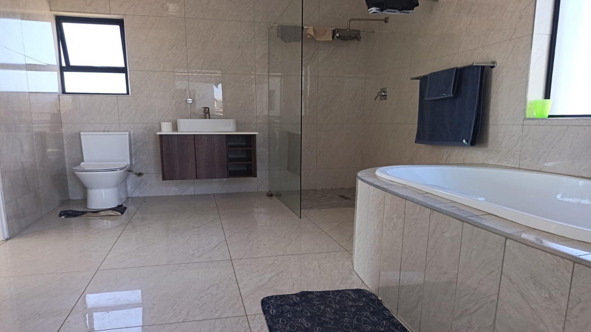 Bathroom 2 of property in Wildtuin Park Estate