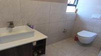 Bathroom 1 of property in Wildtuin Park Estate