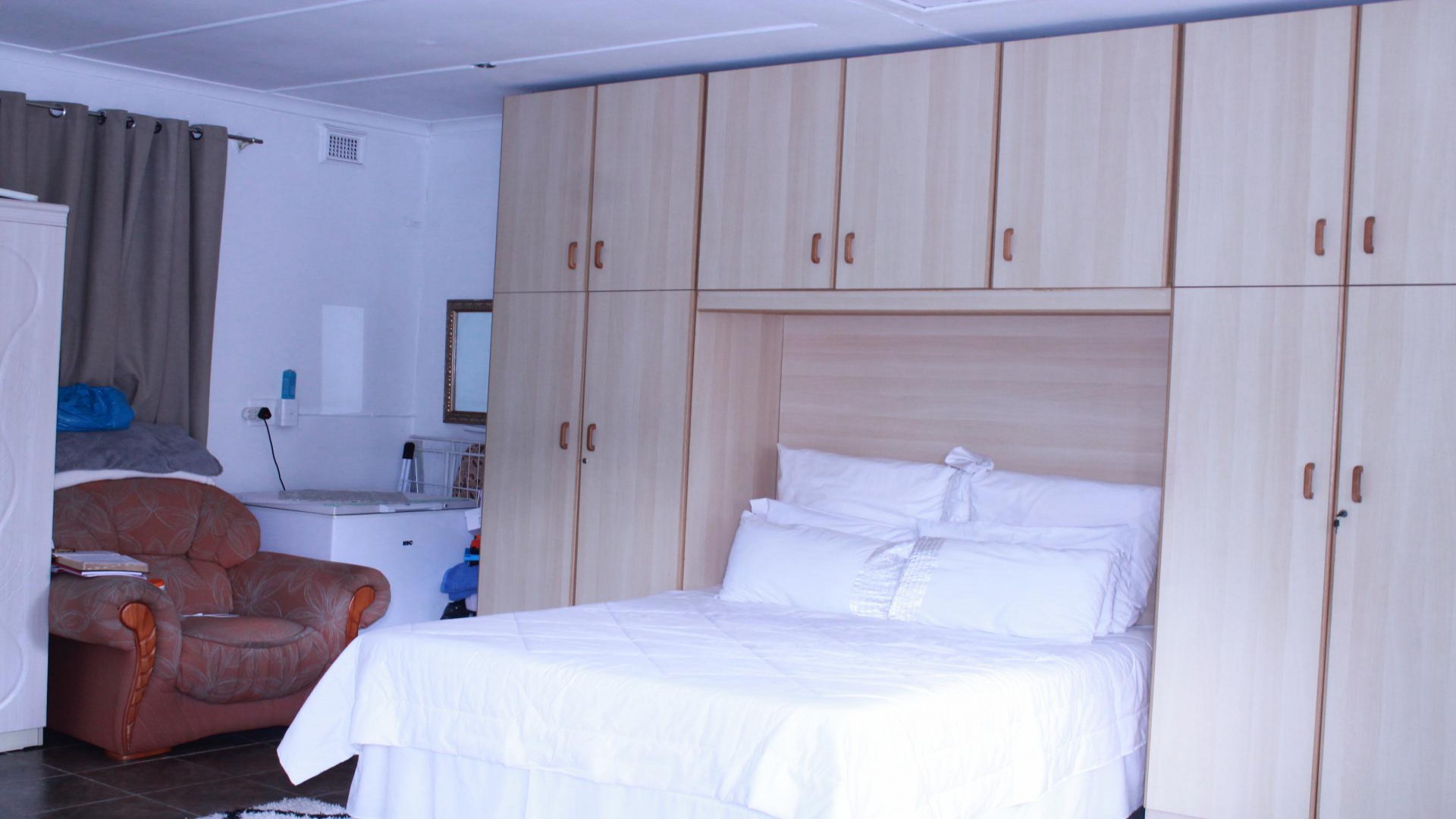 Flatlet of property in Kharwastan