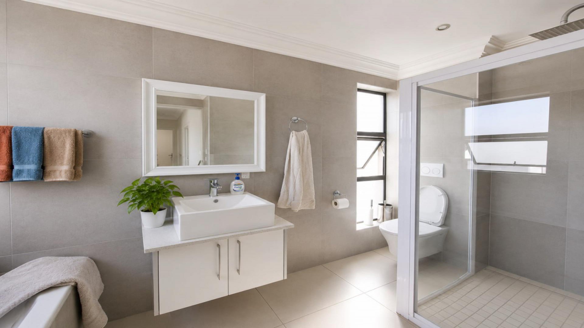 Bathroom 1 of property in Louwlardia