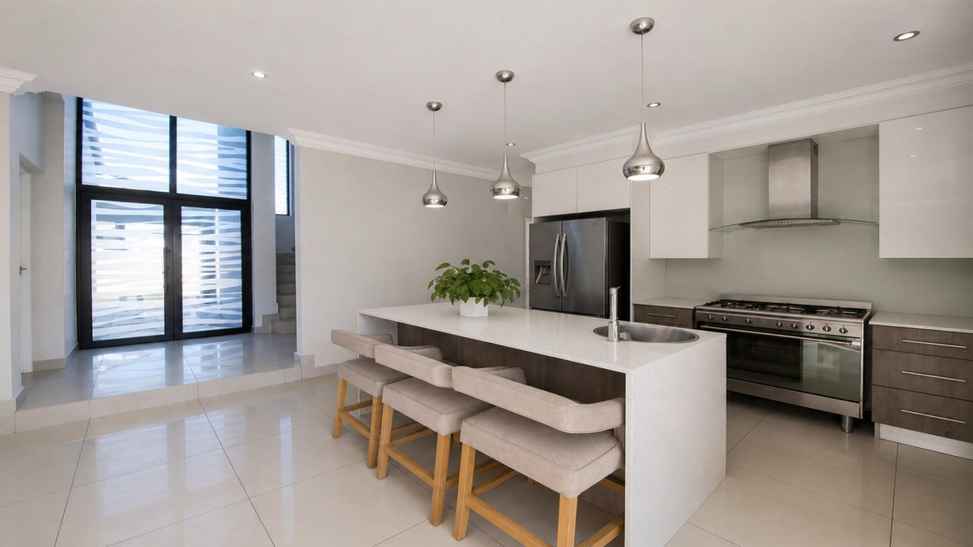 Kitchen of property in Louwlardia