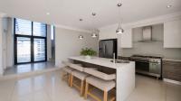 Kitchen of property in Louwlardia