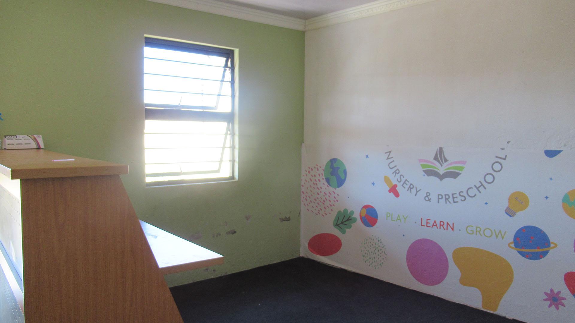 Lounges - 26 square meters of property in Protea Glen