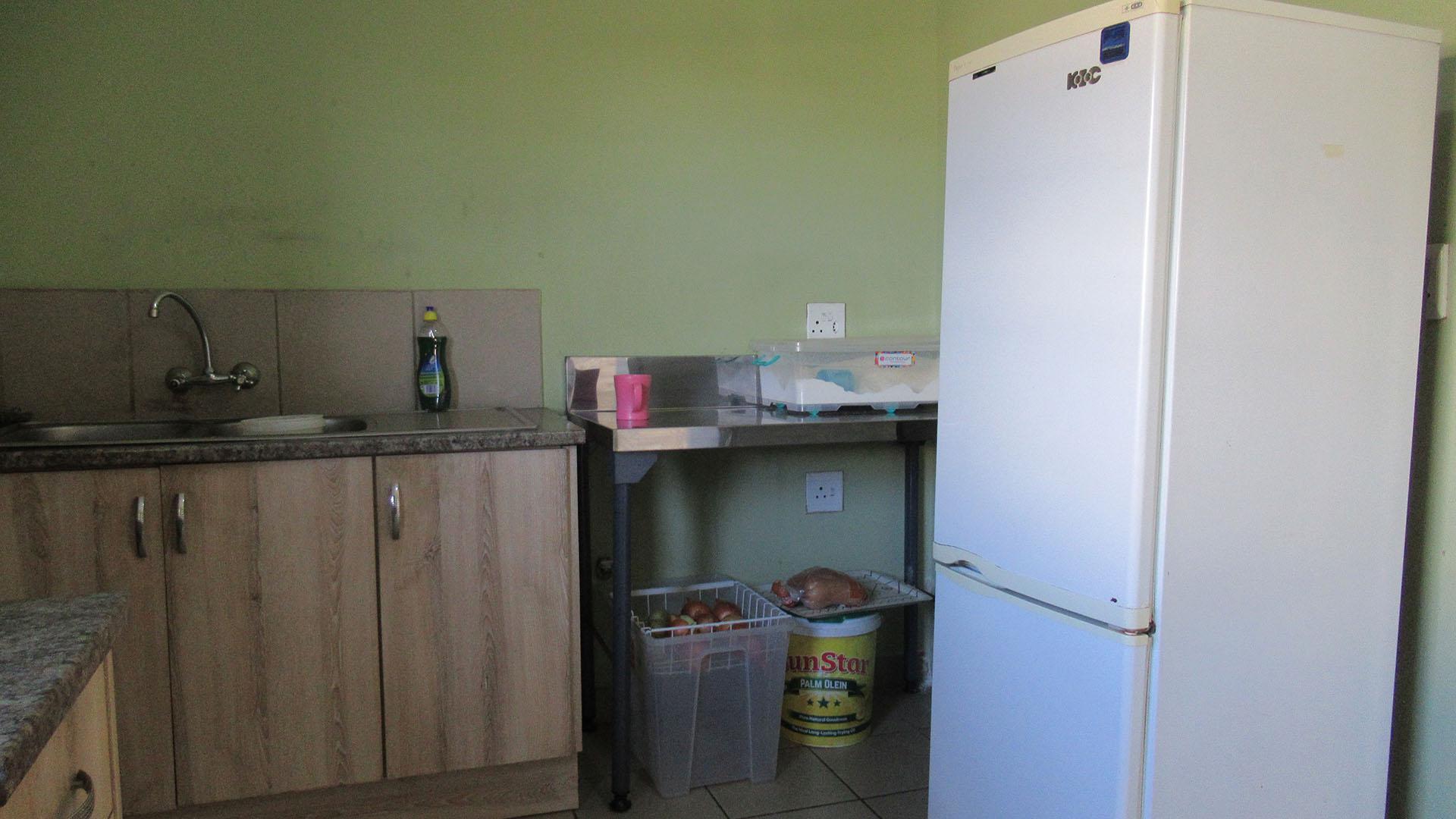 Kitchen - 13 square meters of property in Protea Glen